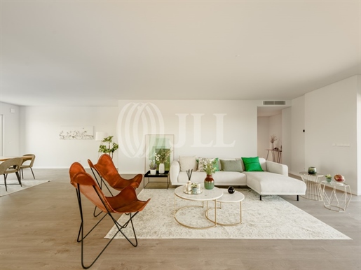 4-Bedroom penthouse apartment condominium in Cascais