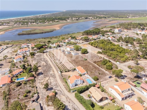 Villas overlooking the lagoon, in Melides