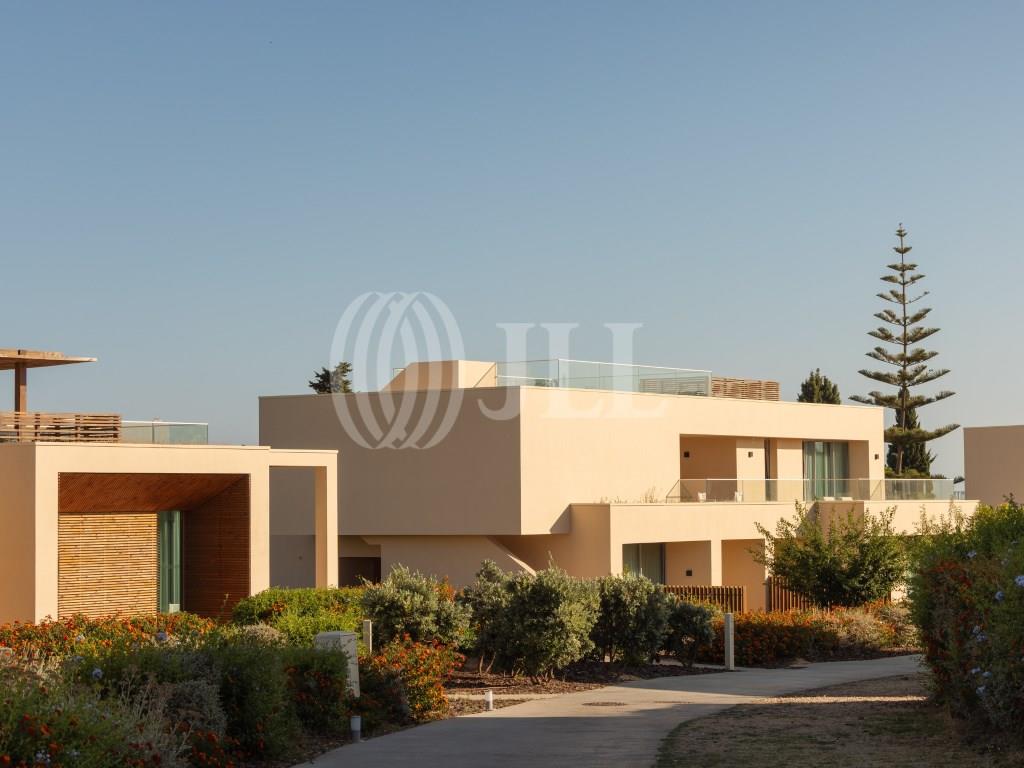 2-Bedroom apartment with terrace in White Shell, Algarve