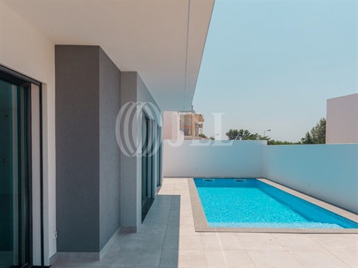 4+1-Bedroom villa with swimming pool, in Murches, Cascais