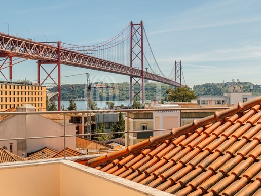 5-Bedroom apartment, penthouse, duplex, in Lisbon