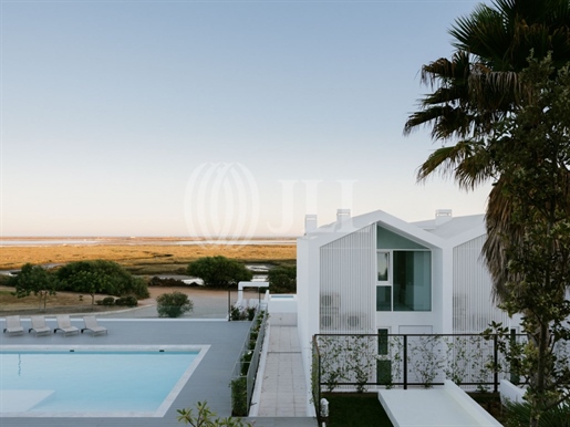3-Bedroom villa with private terrace in Fuseta, Faro.