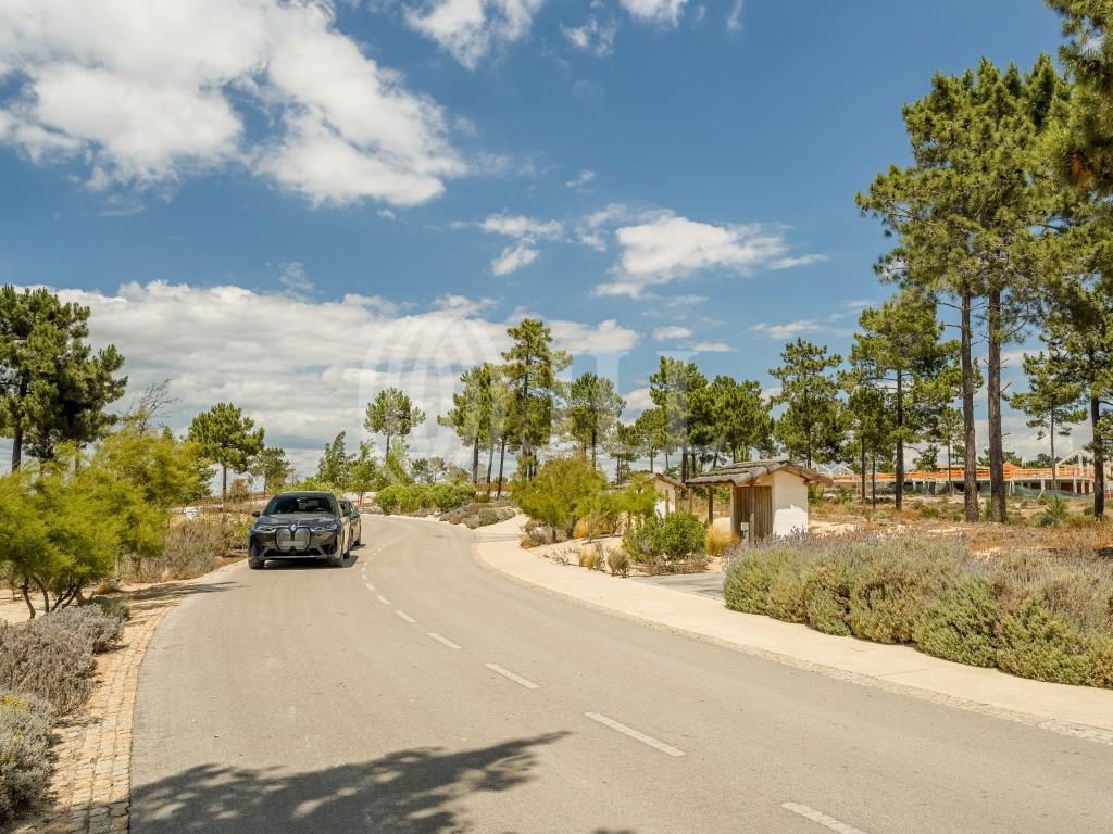 Plot 35, Casas da Colina