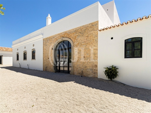 4 bedroom house, with annex,in Sta. Bárbara de Nexe, Algarve