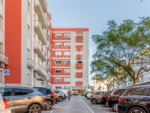 5+1 bedroom apartment, with elevator, parking, Amoreiras