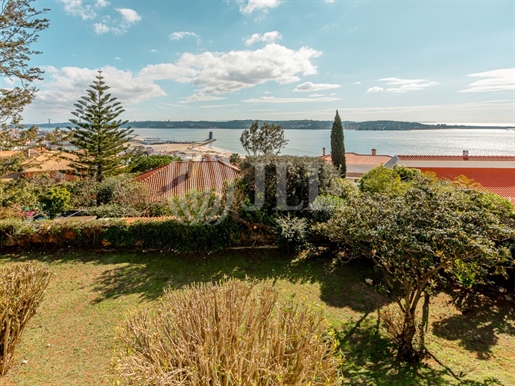 6+2-Bedroom villa with river view, Lisbon