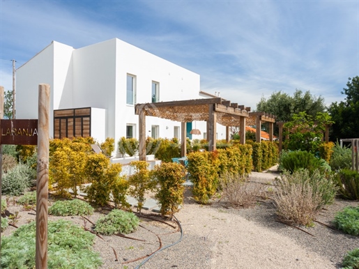 Ferme 16 pièces avec 7 appartements à Tavira, Algarve.
