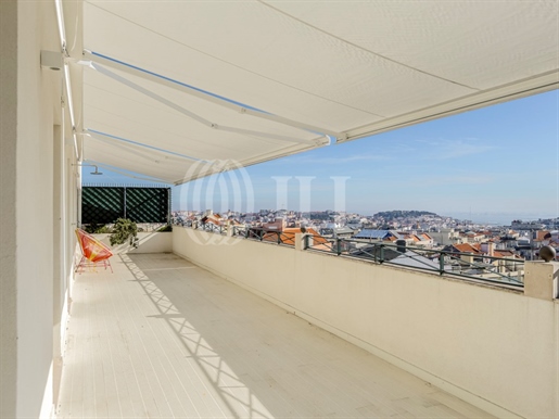 3+1 bedroom penthouse apartment in Amoreiras, em Lisbon