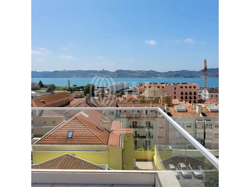 Apartamento T4 com vista rio, em Belém, Lisboa