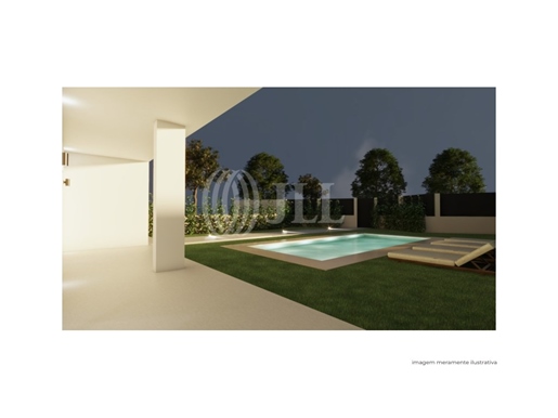 4+2-Bedroom villa with garden and pool in Areia, Cascais