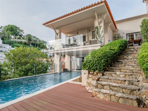 6-Bedroom villa, with pool, in Estoril, Cascais