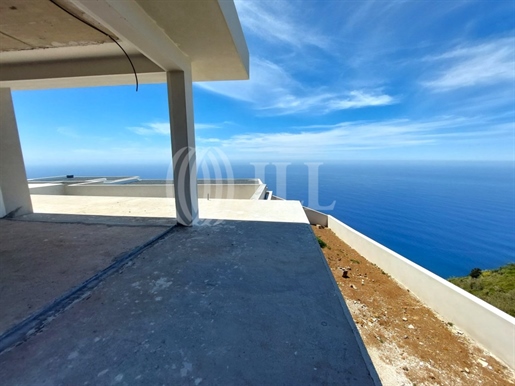 Moradia T4 com vista mar e piscina, na Calheta, Madeira