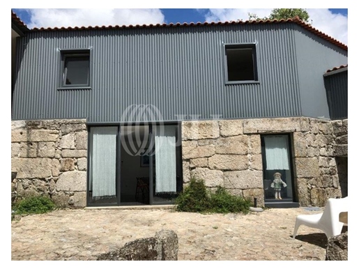 Property with land and swimming pool in Travassós - Fafe, Braga