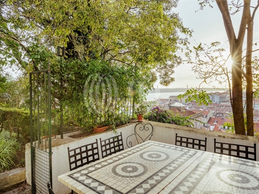 Appartement 5 pièces, avec vue sur le fleuve, à Costa do Castelo, Lisbonne.