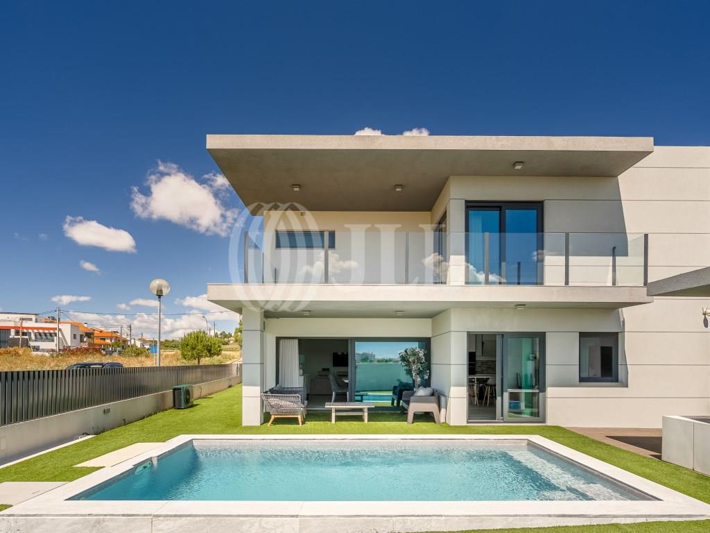Purchase: House (2740)