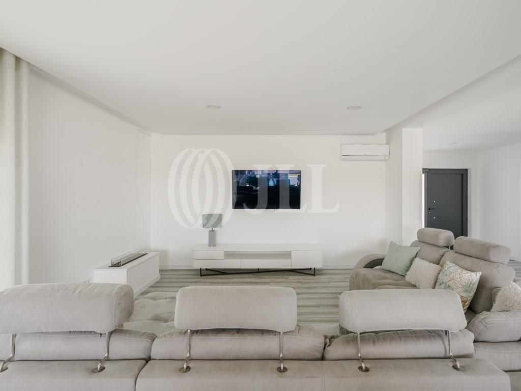 Purchase: House (2740)