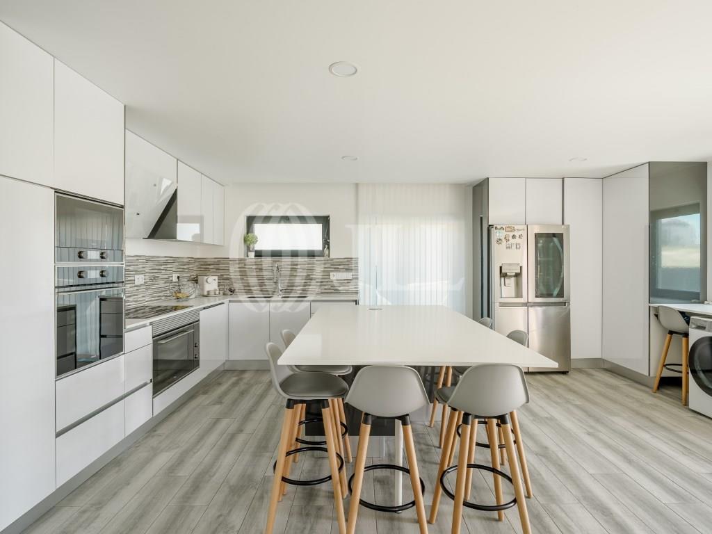 Purchase: House (2740)
