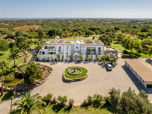 Estate with a 6-bedroom villa and pool, Santo Estevão, Algarve