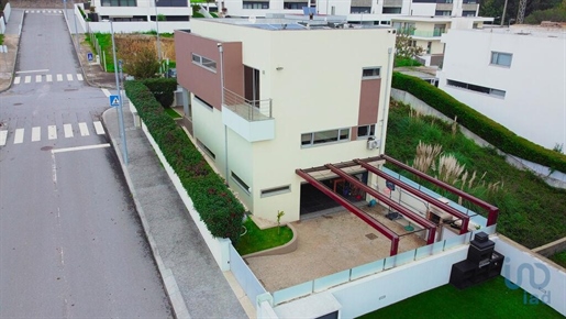 Casa / Villa T3 em Porto de 306,00 m²