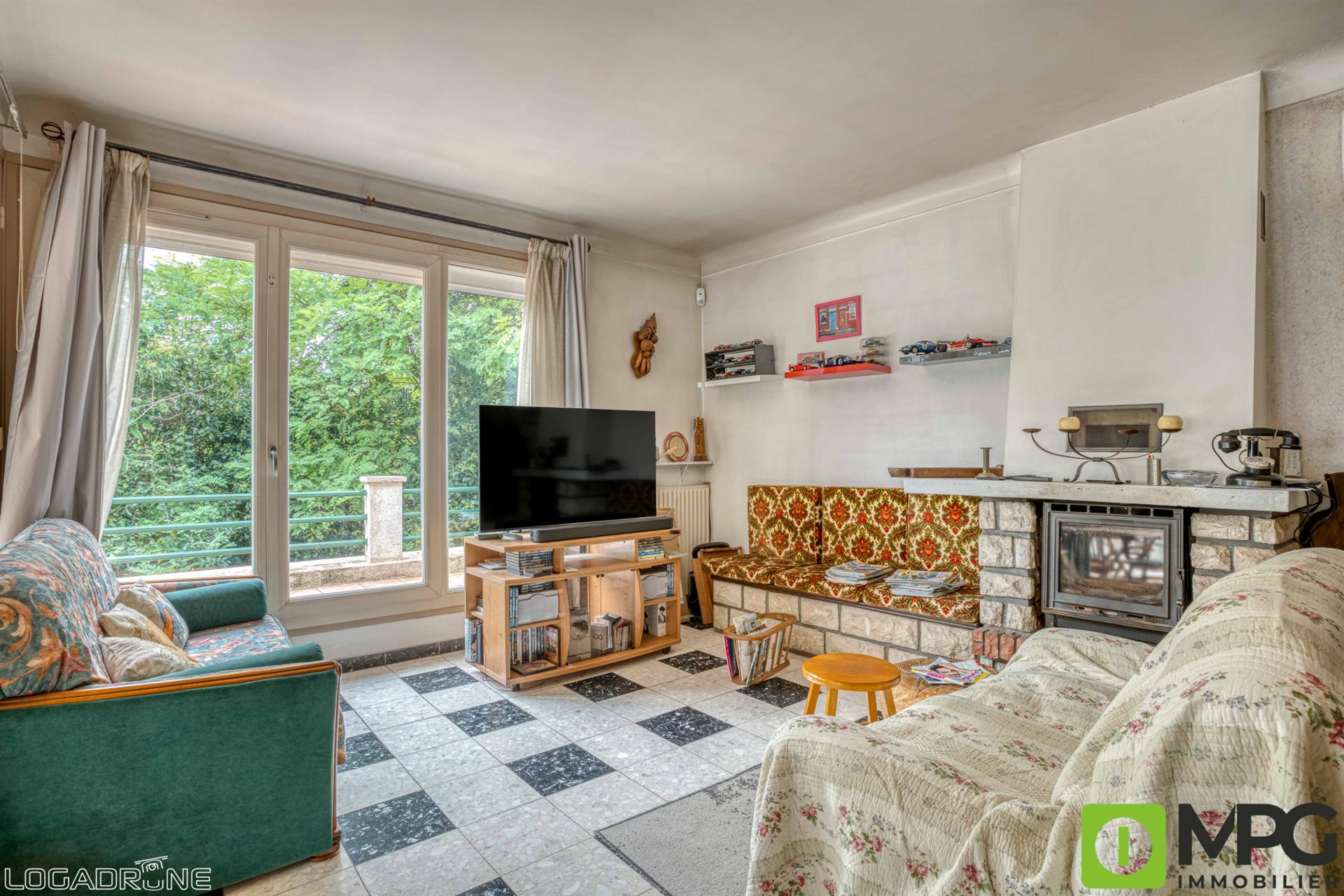 Villeneuve Sur Lot 3 bedroom house, garage and garden