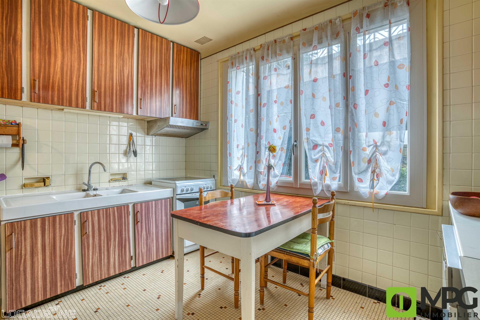 Villeneuve Sur Lot 3 bedroom house, garage and garden