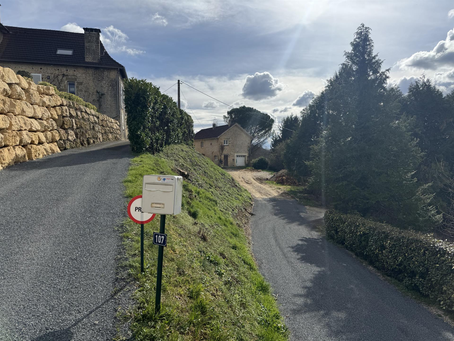 Stone house in Sarlat + Outbuilding