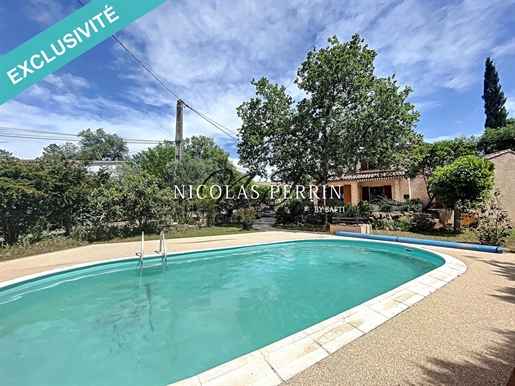 Detached house of 116m² on land with swimming pool
