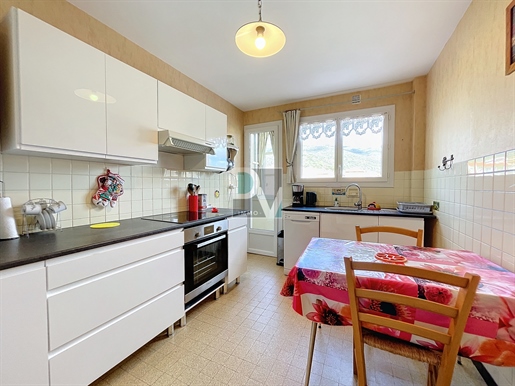 Apartment Amelie-les-Bains ( 66 ) - 3 rooms 65m2 + garage + cellar