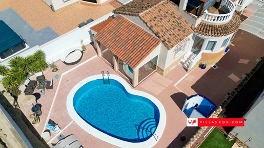 Lakeview Mansions detached villa with guest accommodation, San Miguel de Salinas
