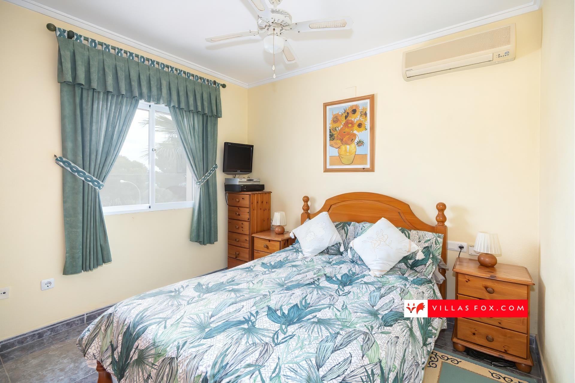 4-Bedroom detached villa Las Comunicaciones, San Miguel de Salinas