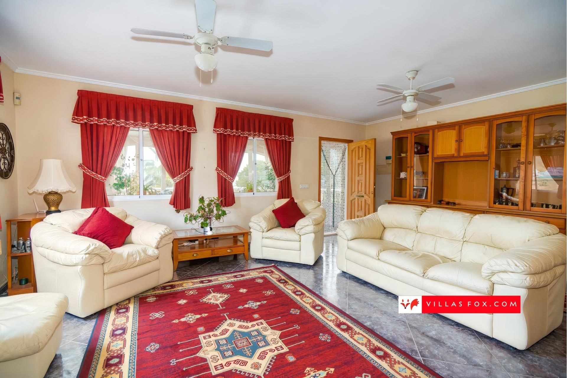 4-Bedroom detached villa Las Comunicaciones, San Miguel de Salinas