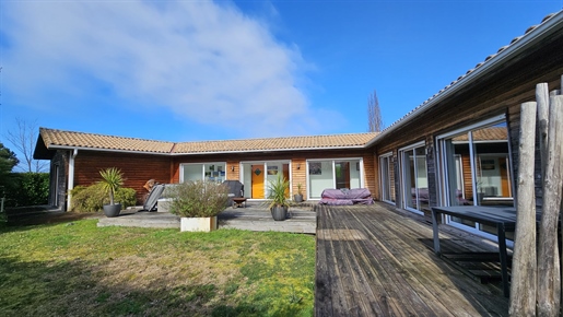 Wooden architect villa T5 153m² furnished, terrace, spa, outbuildings