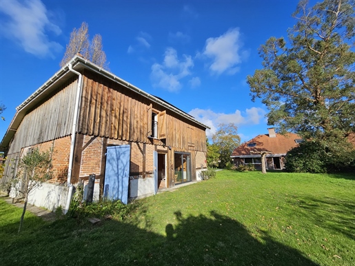 Property with house T5 of 194m², barn of 190m² with sall