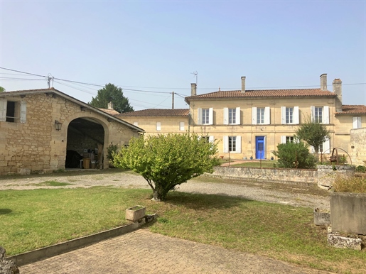 בית למכירה Saint-André-de-Cubzac