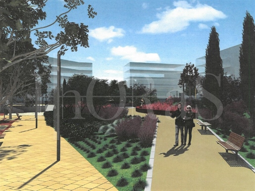 Terrain urbain avec 1.161m² et une surface de construction de 7999m², Setúbal.