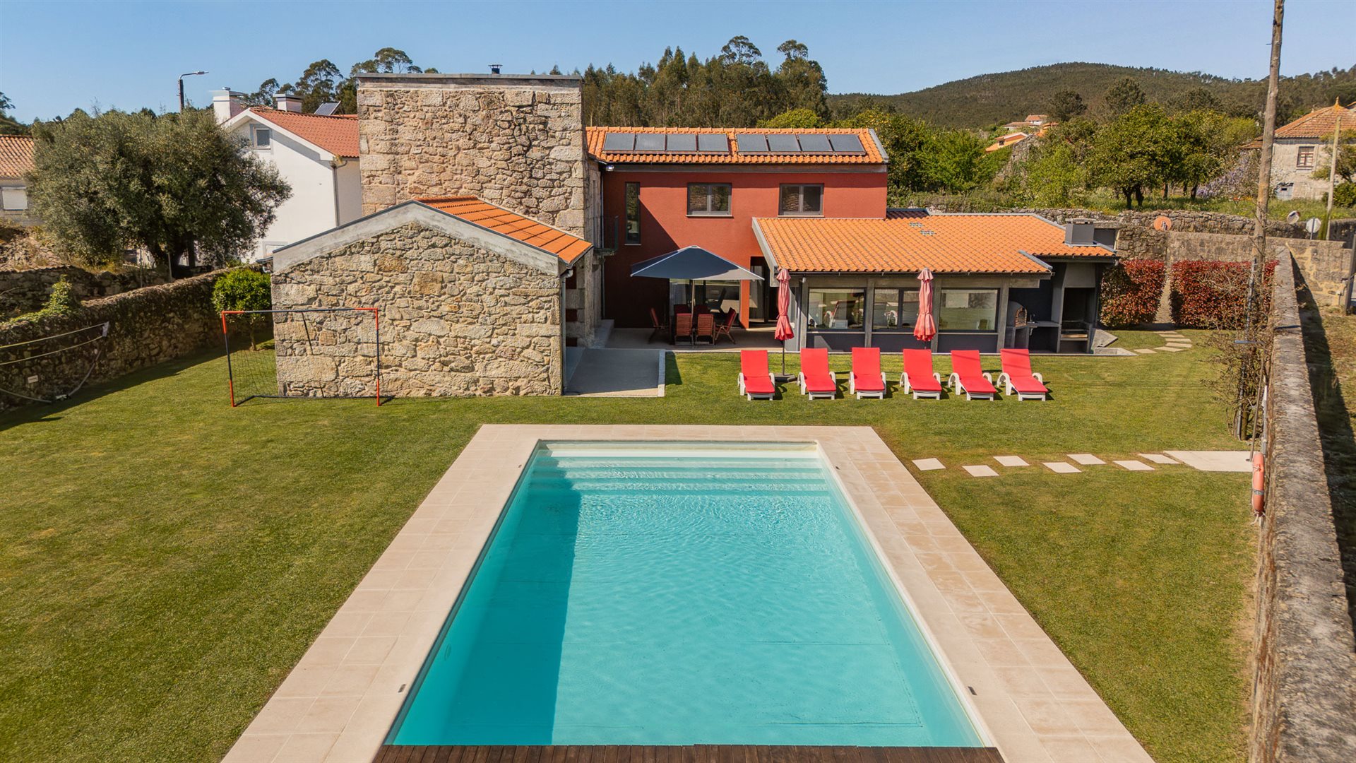 Vivienda de Lujo con Piscina Elevada a 5 Minutos de Esposende