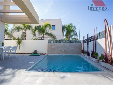 Onafhankelijke villa's met privé zwembad in Los Montesinos.