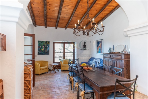Charming Villa Offering Stunning Country and Sea Views in a Tranquil Setting.