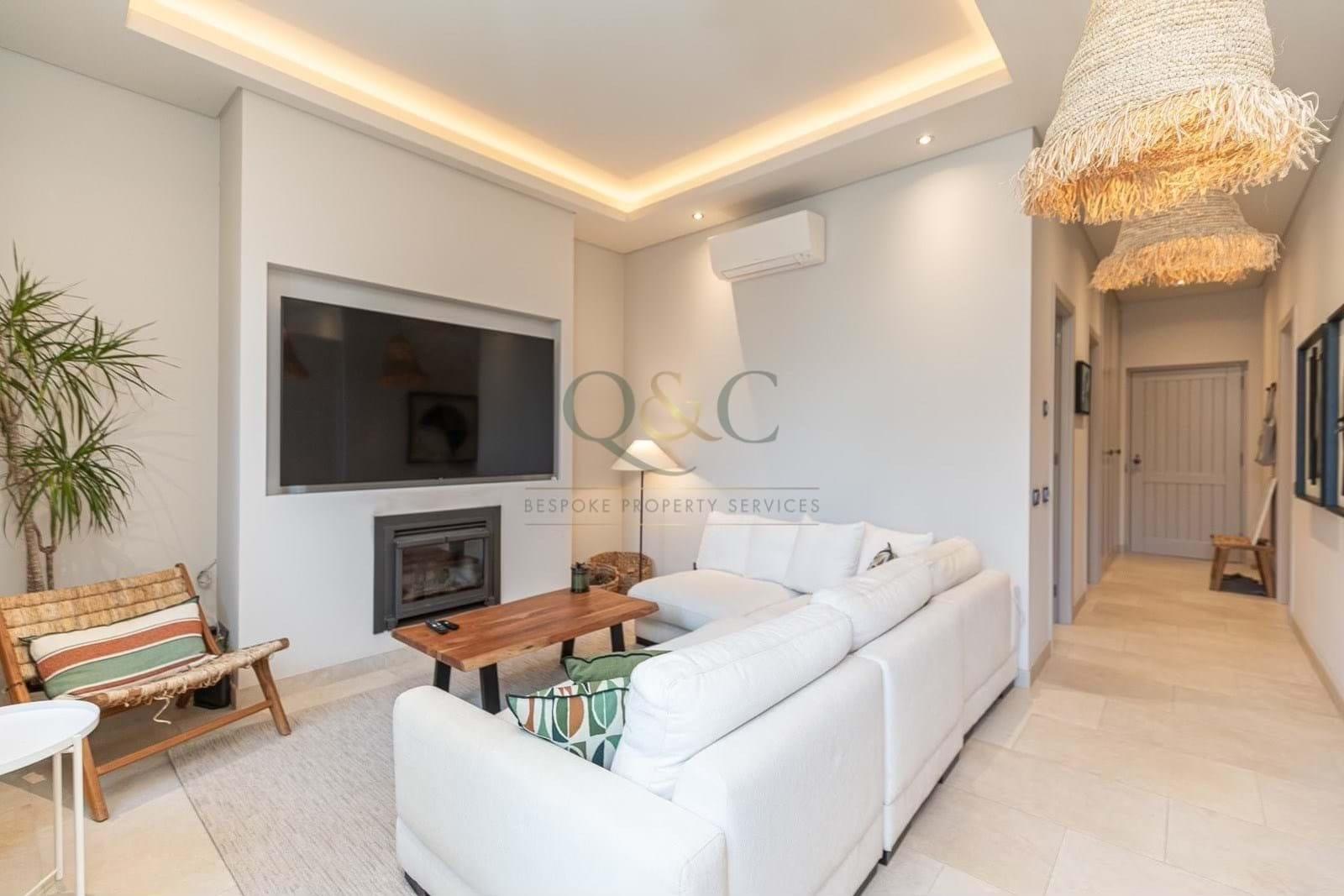 Charming contemporary semi-detached house close to the centre of Loulé