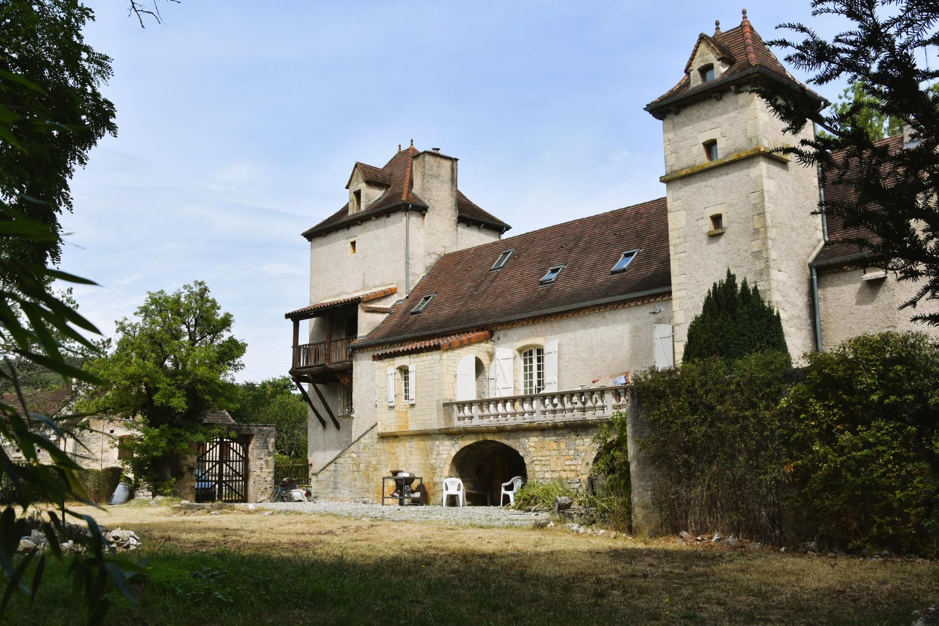 Charmante maison du XVIIIe siècle avec piscine, 5 min de Gourdon