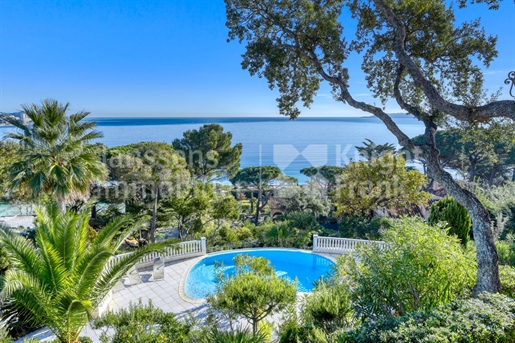 Villa avec vue mer panoramique à vendre à Sainte-Maxime