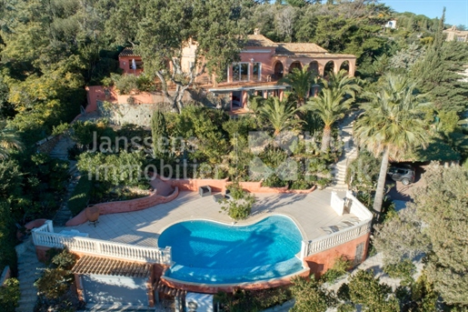 Villa met panoramisch zeezicht te koop in Sainte-Maxime