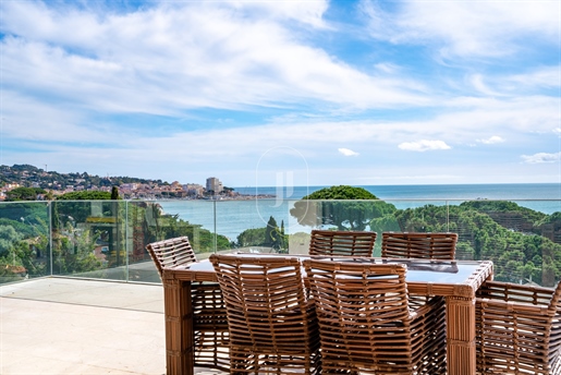 Prestigieus penthouse met panoramisch zeezicht te koop in Sainte
