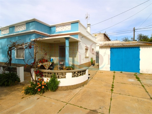 3 bedroom villa with garage, land and sea views in Ria Formosa