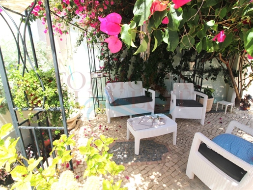 2 bedroom villa in Fuzeta with large yard and independent basement!