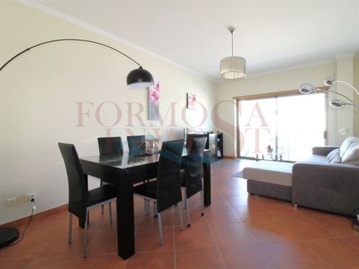 3 bedroom flat with garage in box, in the centre of Fuzeta
