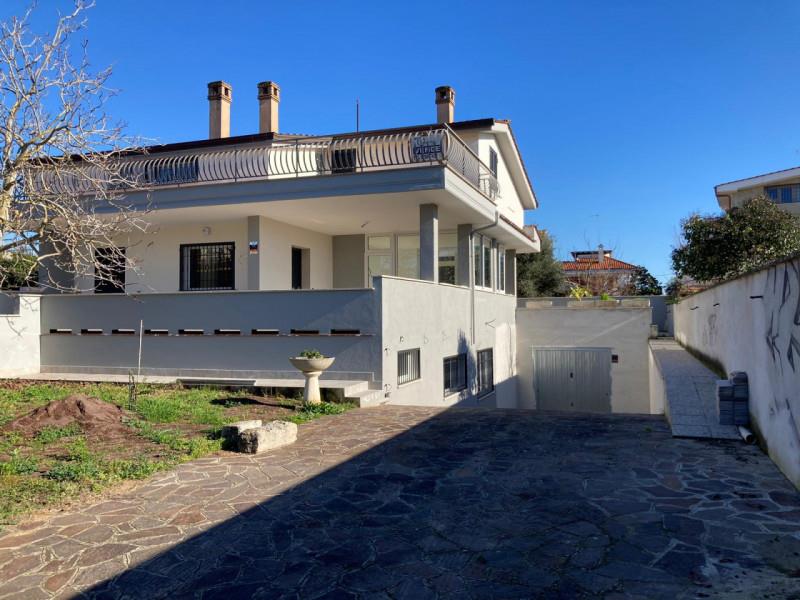 Villa unifamiliare via Montasola, Loricina, Seccia, Tre Cancelli, Nettuno