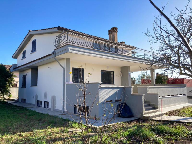 Villa unifamiliare via Montasola, Loricina, Seccia, Tre Cancelli, Nettuno