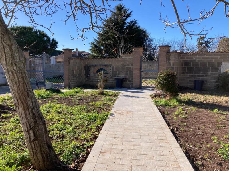 Villa unifamiliare via Montasola, Loricina, Seccia, Tre Cancelli, Nettuno