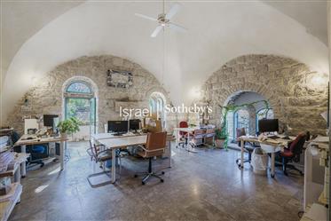 Maison historique en pierre de 2 étages dans une réserve naturelle | Lifta - Jérusalem